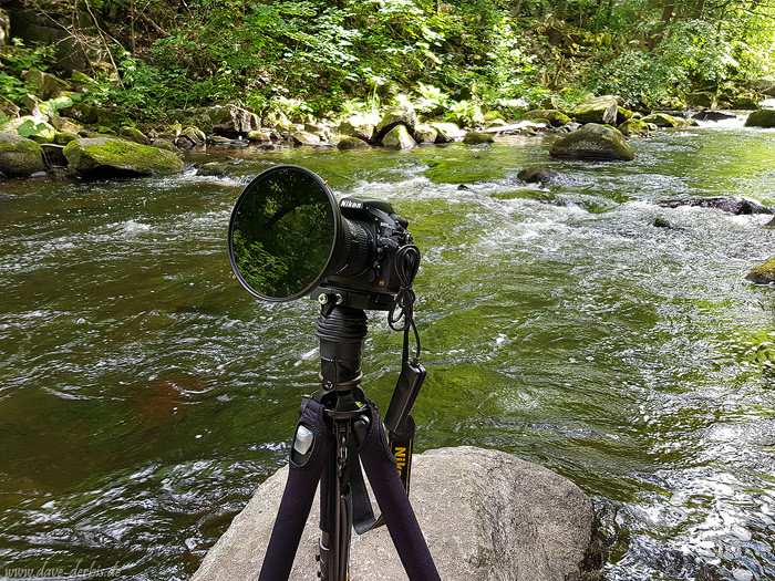 Nikon Kamera mit Nikkor 14 - 24 mm Objektiv mit Polfilter