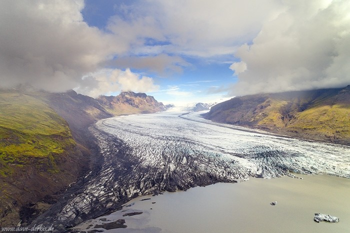 Der Skaftafellsjökull mit seiner gewaltigen Gletscherzunge (10km lang und 2.5km breit) in Island